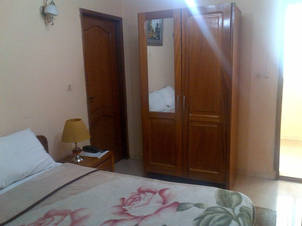 Hotel Pour Vous Kinşasa Dış mekan fotoğraf